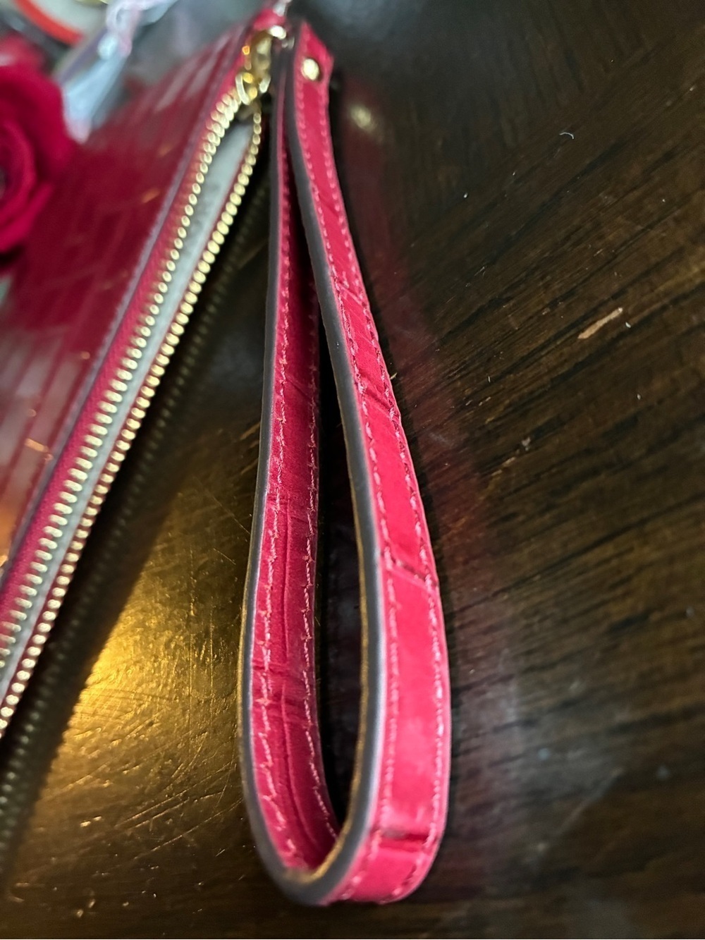 MICHAEL KORS Red Croc-Embossed Wristlet Clutch - Picture 7 of 10